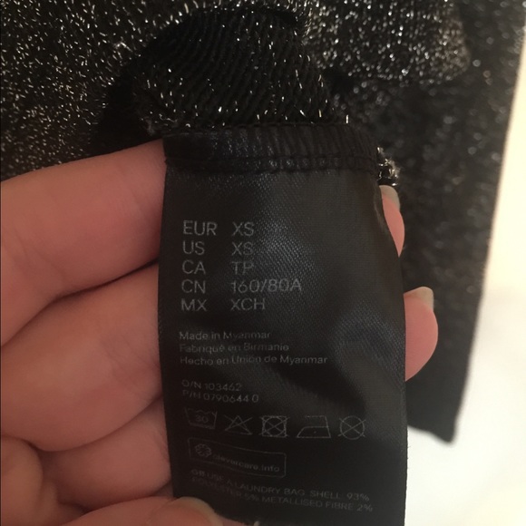 DIVIDED high neck sparkle thread top - Picture 4 of 4